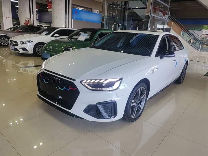 Фото 2 - Audi A4L