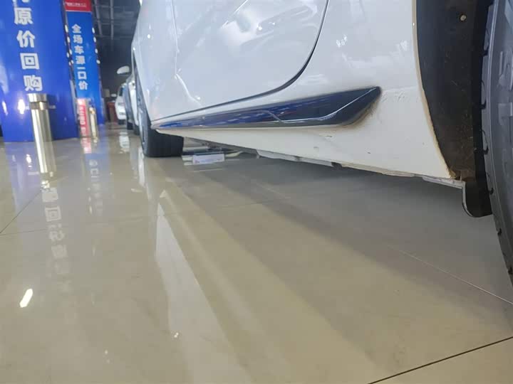 Фото 22 - Audi A4L