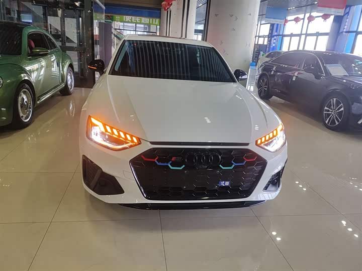 Фото 3 - Audi A4L