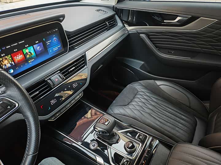 Фото 12 - Hongqi HS5