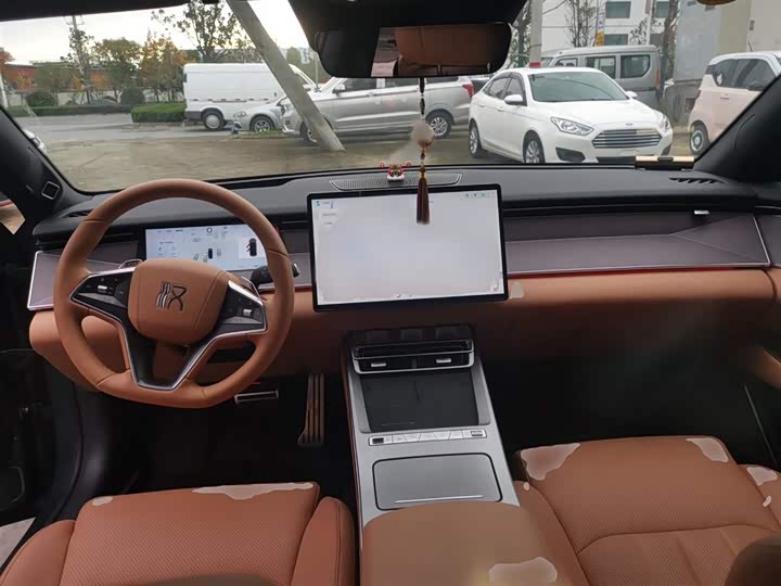 Фото 12 - BYD Han L