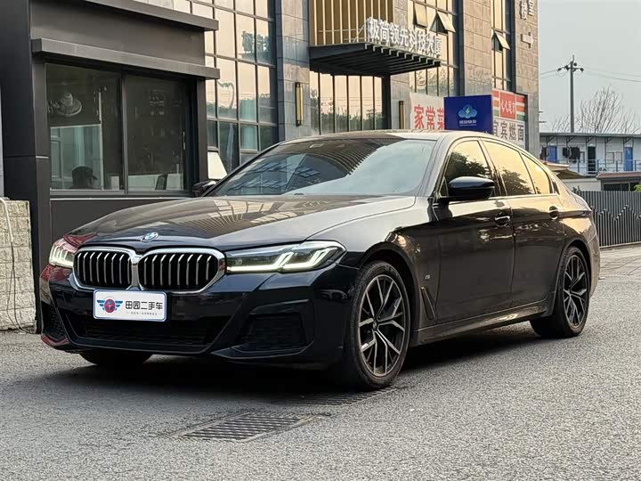 Фото 1 - BMW 5 Series