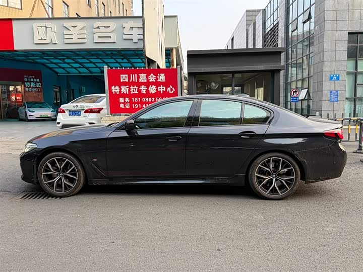 Фото 3 - BMW 5 Series