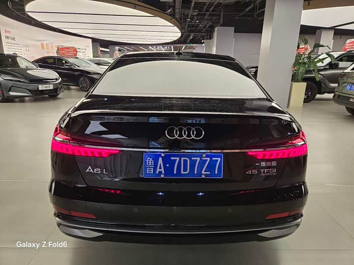 Фото 10 - Audi A6L