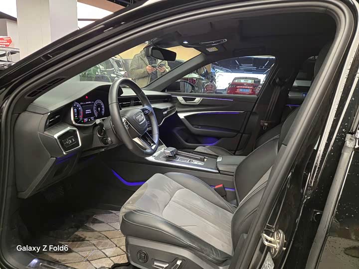 Фото 4 - Audi A6L