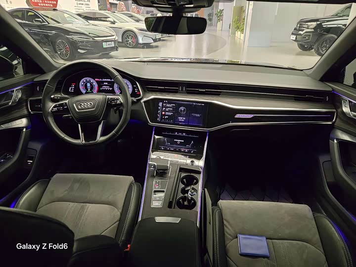 Фото 5 - Audi A6L