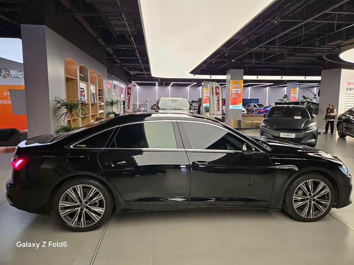 Фото 8 - Audi A6L