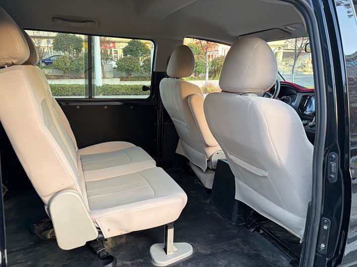 Фото 9 - Dongfeng Forthing Lingzhi M5