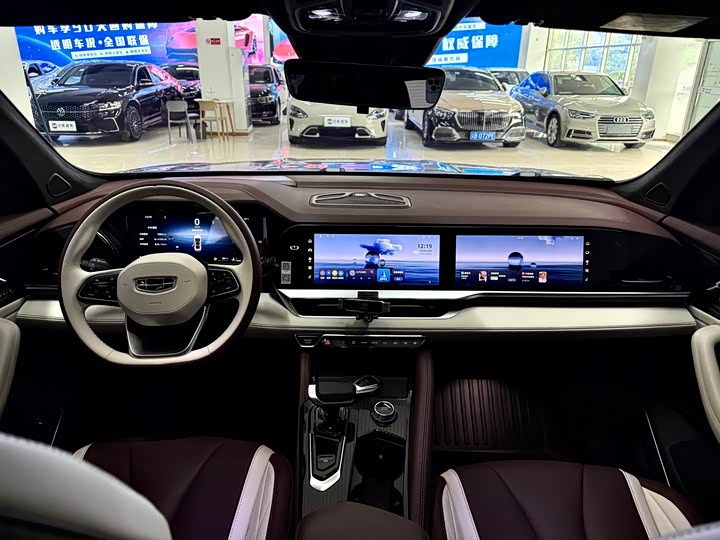 Фото 11 - Geely Monjaro