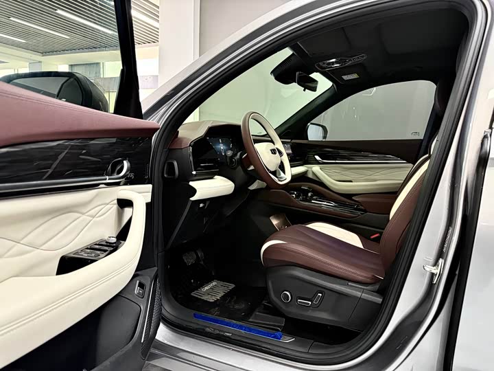 Фото 4 - Geely Monjaro