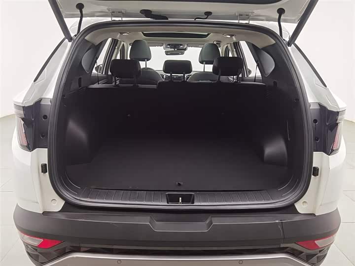 Фото 10 - Hyundai Tucson L