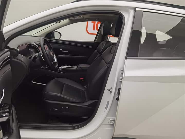 Фото 8 - Hyundai Tucson L