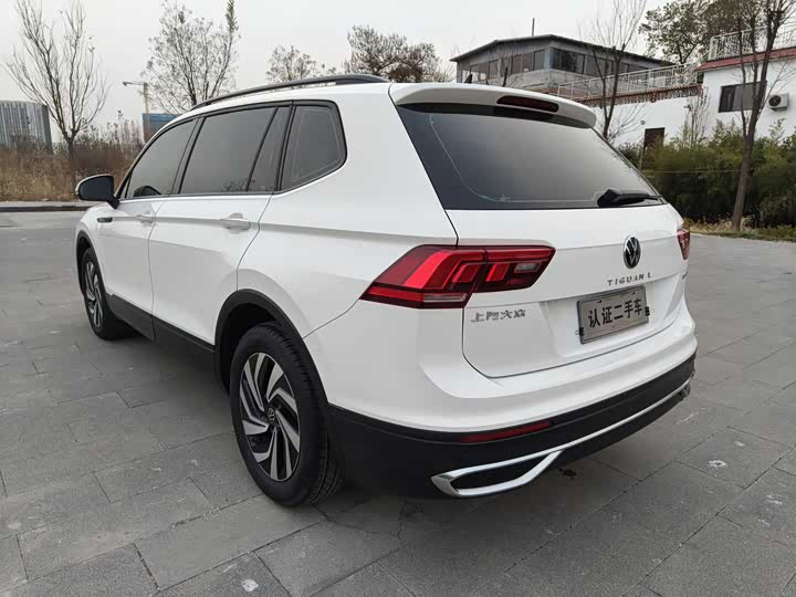 Фото 8 - Volkswagen Tiguan L Pro