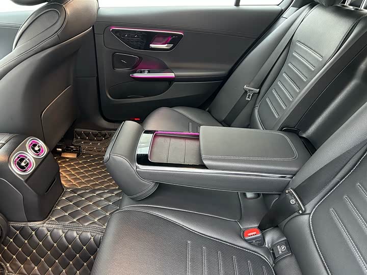 Фото 11 - Mercedes-Benz C-Class