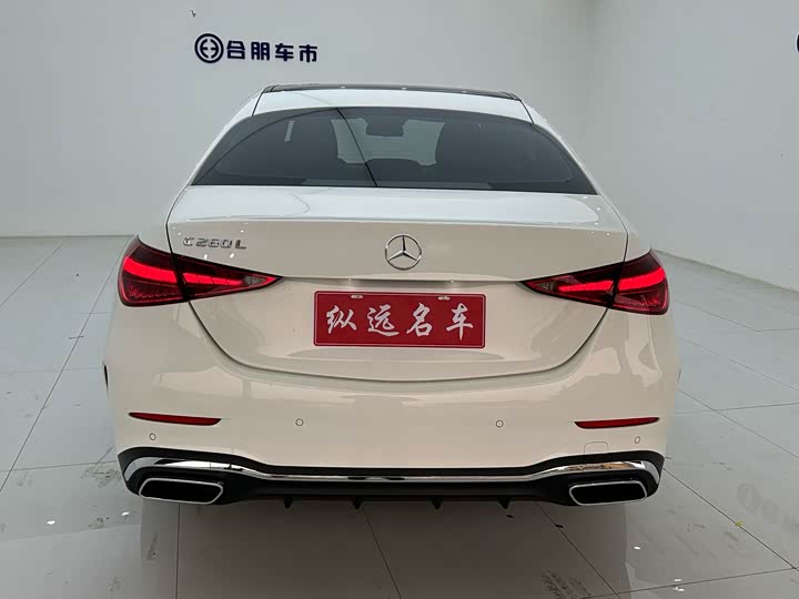 Фото 17 - Mercedes-Benz C-Class