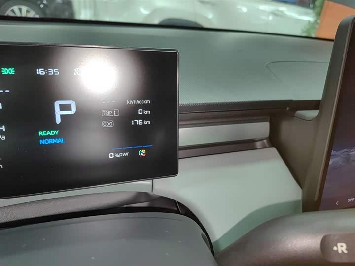 Фото 12 - Roewe D6