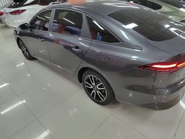 Фото 5 - Roewe D6