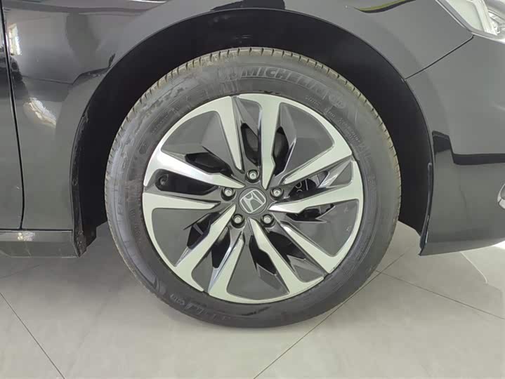 Фото 6 - Honda Accord