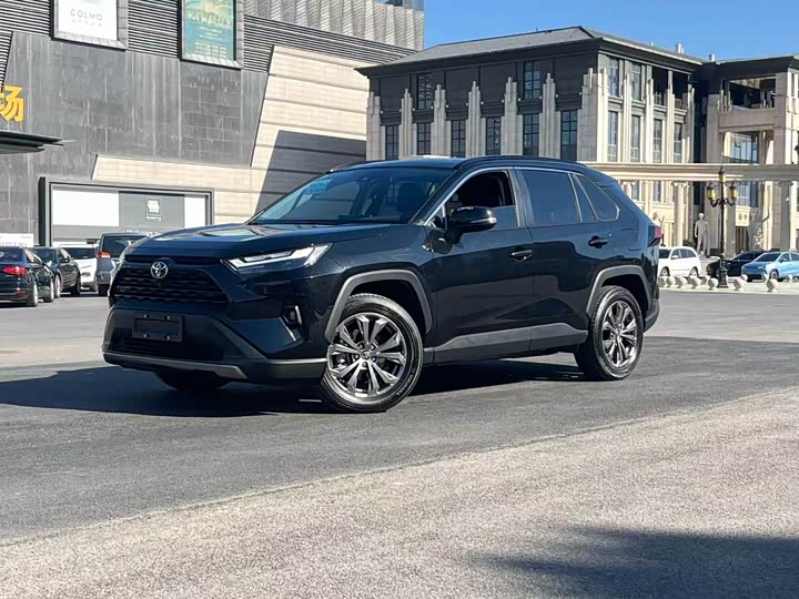 Фото 1 - Toyota RAV4