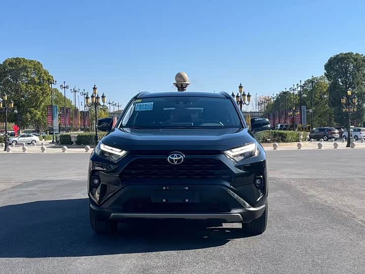 Фото 2 - Toyota RAV4