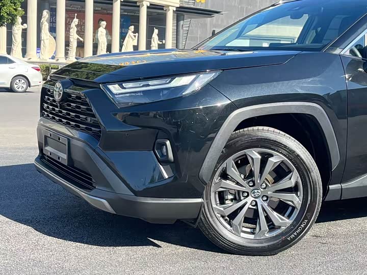 Фото 7 - Toyota RAV4