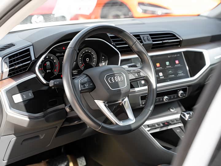 Фото 12 - Audi Q3