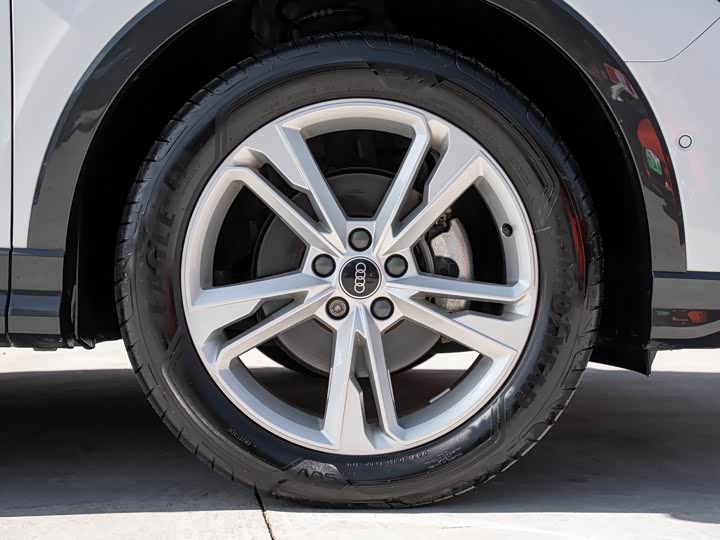 Фото 20 - Audi Q3