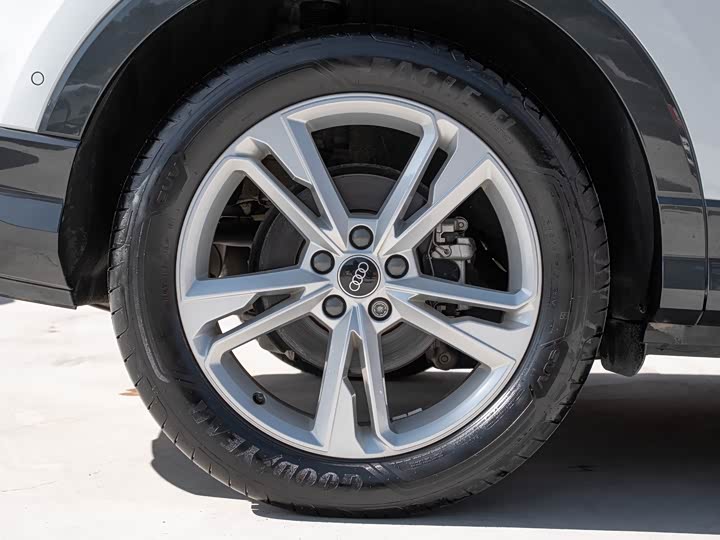 Фото 21 - Audi Q3