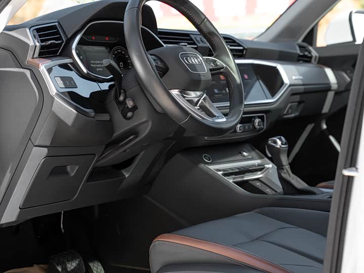 Фото 22 - Audi Q3