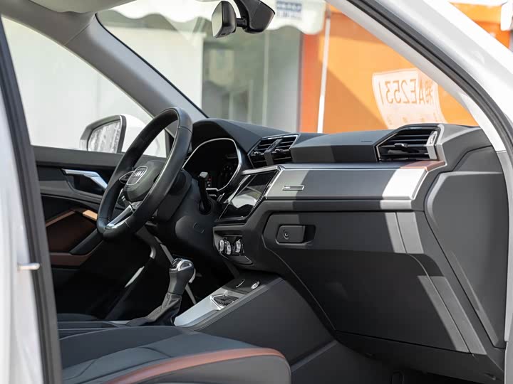 Фото 25 - Audi Q3