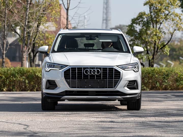 Фото 4 - Audi Q3