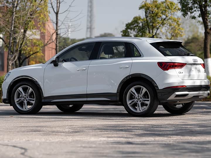 Фото 7 - Audi Q3
