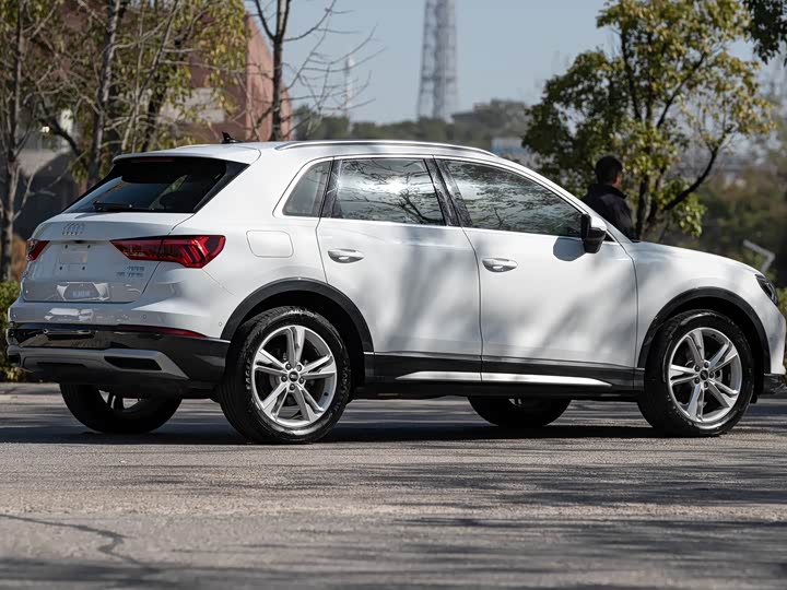 Фото 9 - Audi Q3