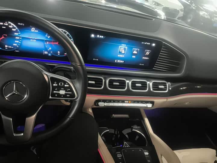 Фото 10 - Mercedes-Benz GLE-Class