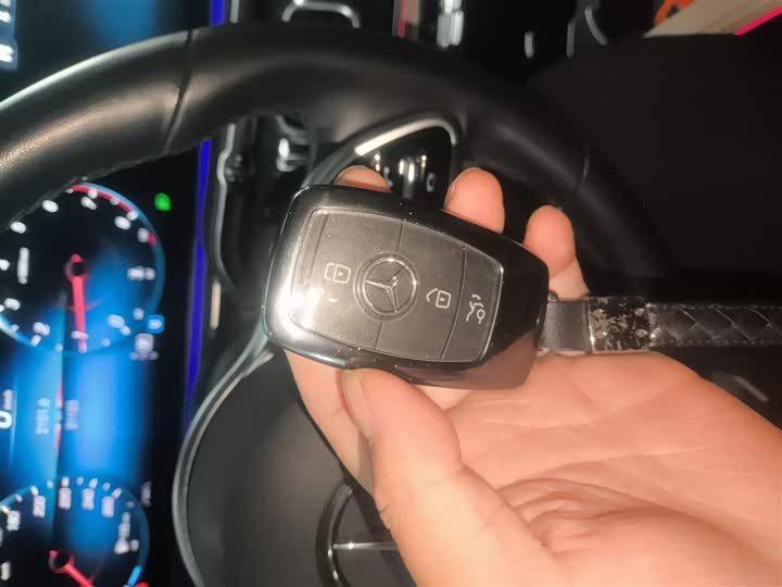 Фото 9 - Mercedes-Benz GLE-Class