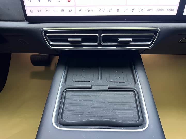 Фото 22 - LiXiang L9