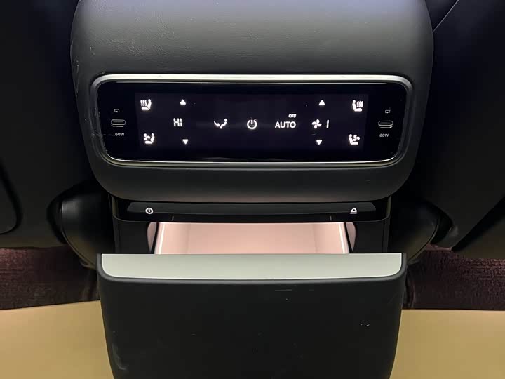 Фото 25 - LiXiang L9