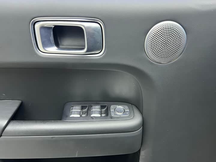 Фото 6 - LiXiang L9