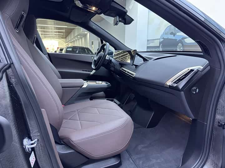 Фото 17 - BMW iX