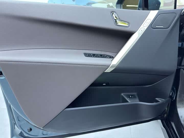 Фото 18 - BMW iX