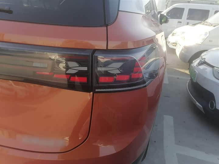 Фото 8 - Volkswagen ID.6 Crozz