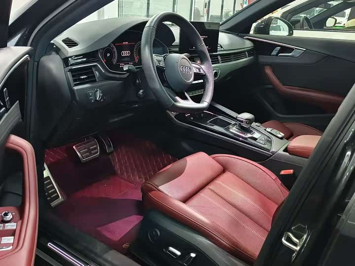 Фото 2 - Audi A4L