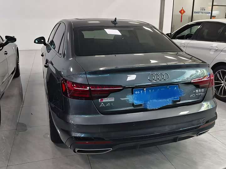 Фото 5 - Audi A4L