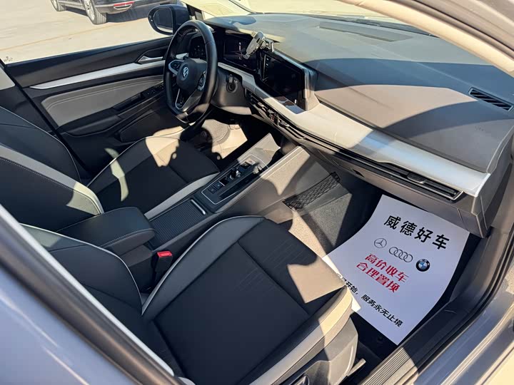 Фото 11 - Volkswagen Golf