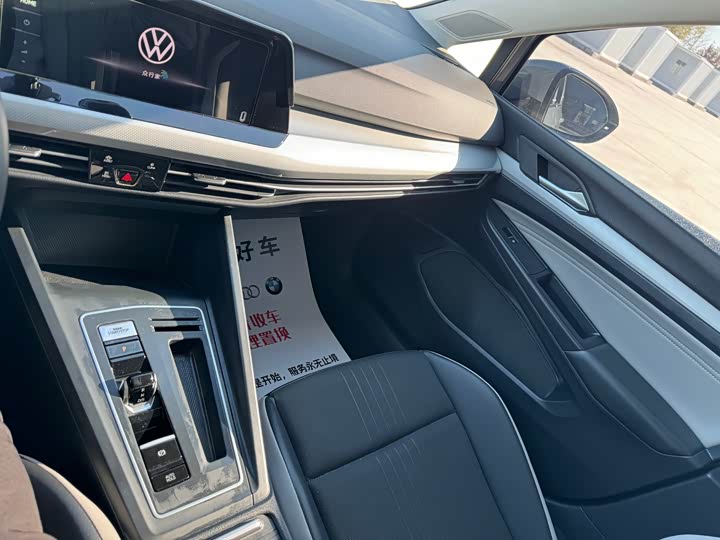 Фото 13 - Volkswagen Golf