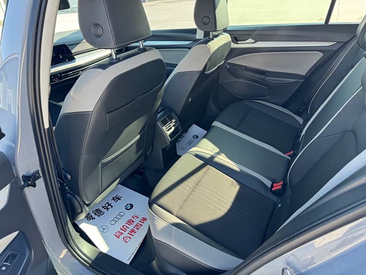 Фото 9 - Volkswagen Golf