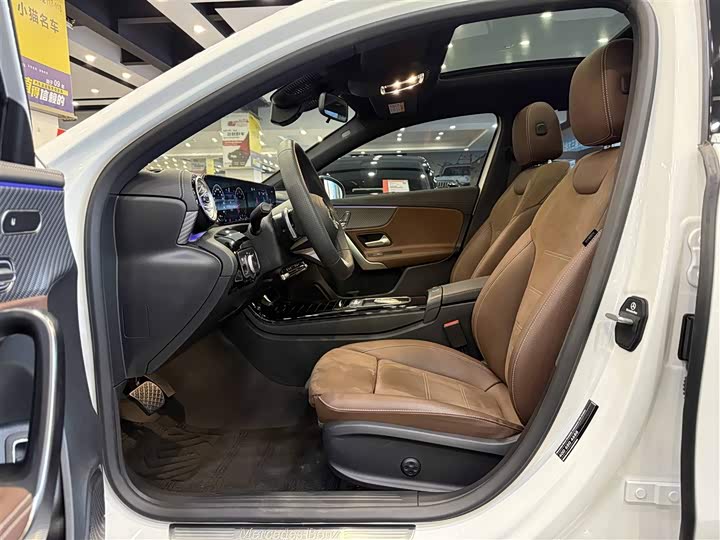 Фото 16 - Mercedes-Benz A-Class