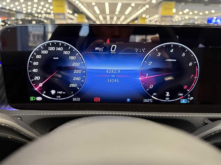 Фото 19 - Mercedes-Benz A-Class