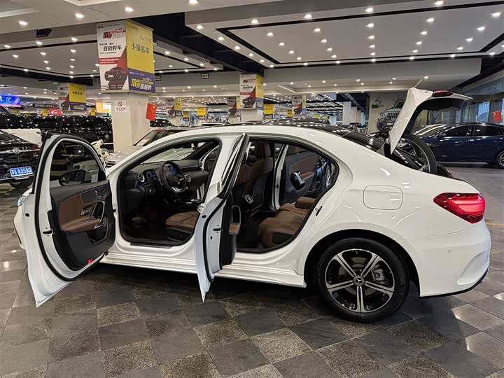 Фото 31 - Mercedes-Benz A-Class