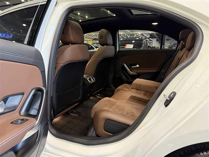 Фото 6 - Mercedes-Benz A-Class